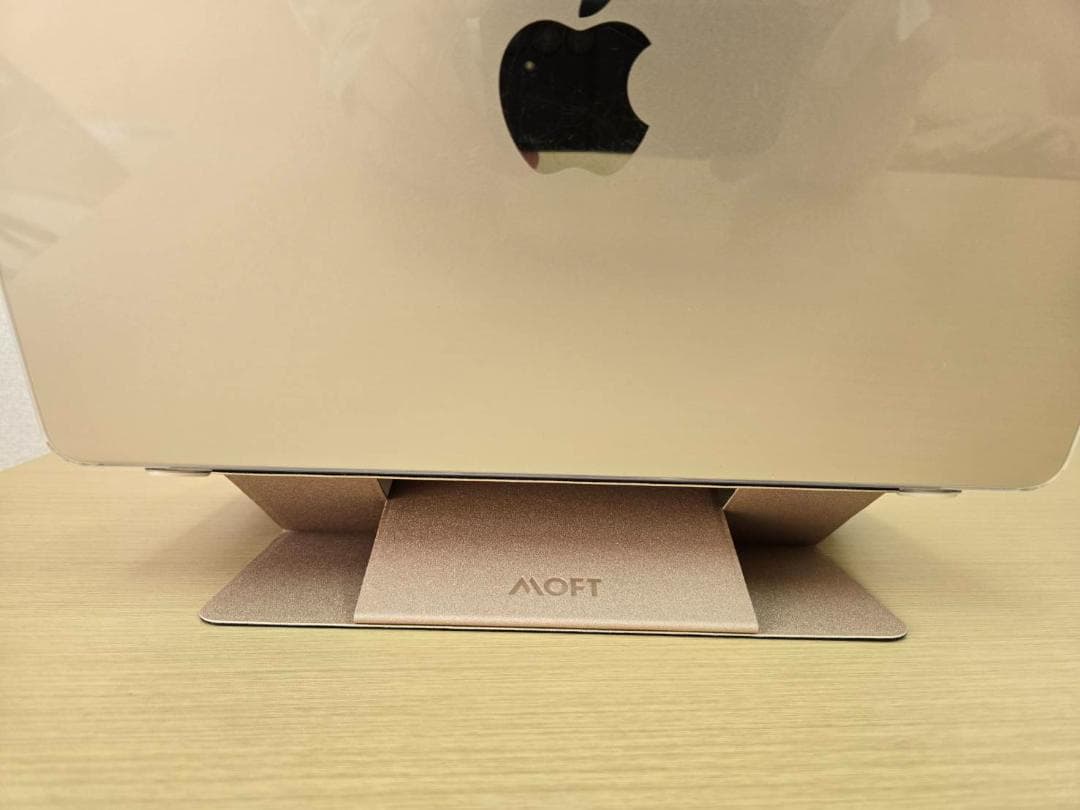 美品 MacBook Air M2 13.6インチ [スターライト]
