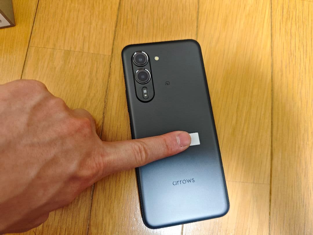 スマートフォン本体 arrows Alpha m08