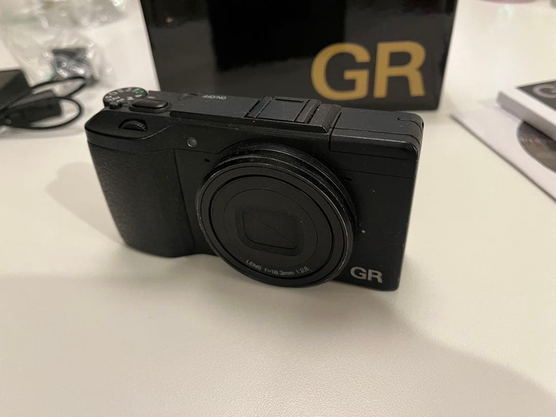 GRII本体　箱、交換用バッテリー2個付