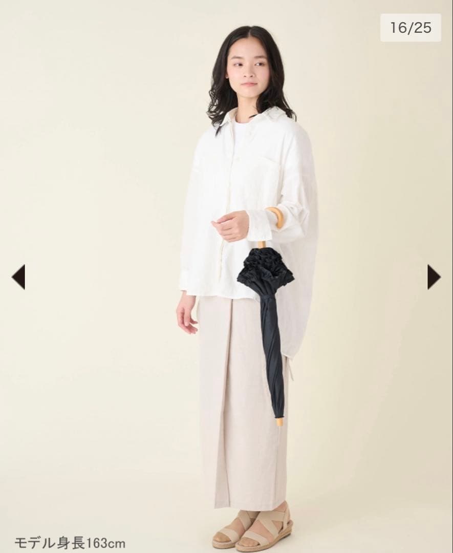 サンバリア100 折りたたみ日傘 2段折 フリル ブラック　木曲がり手元