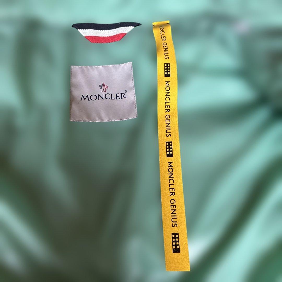 MONCLER GENIUS AWAKE ダウンベス