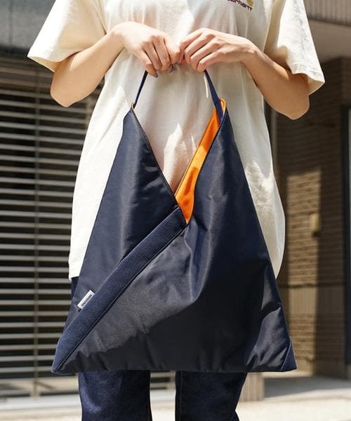 BRIEFING TILT TRIANGLE TOTE ネイビー