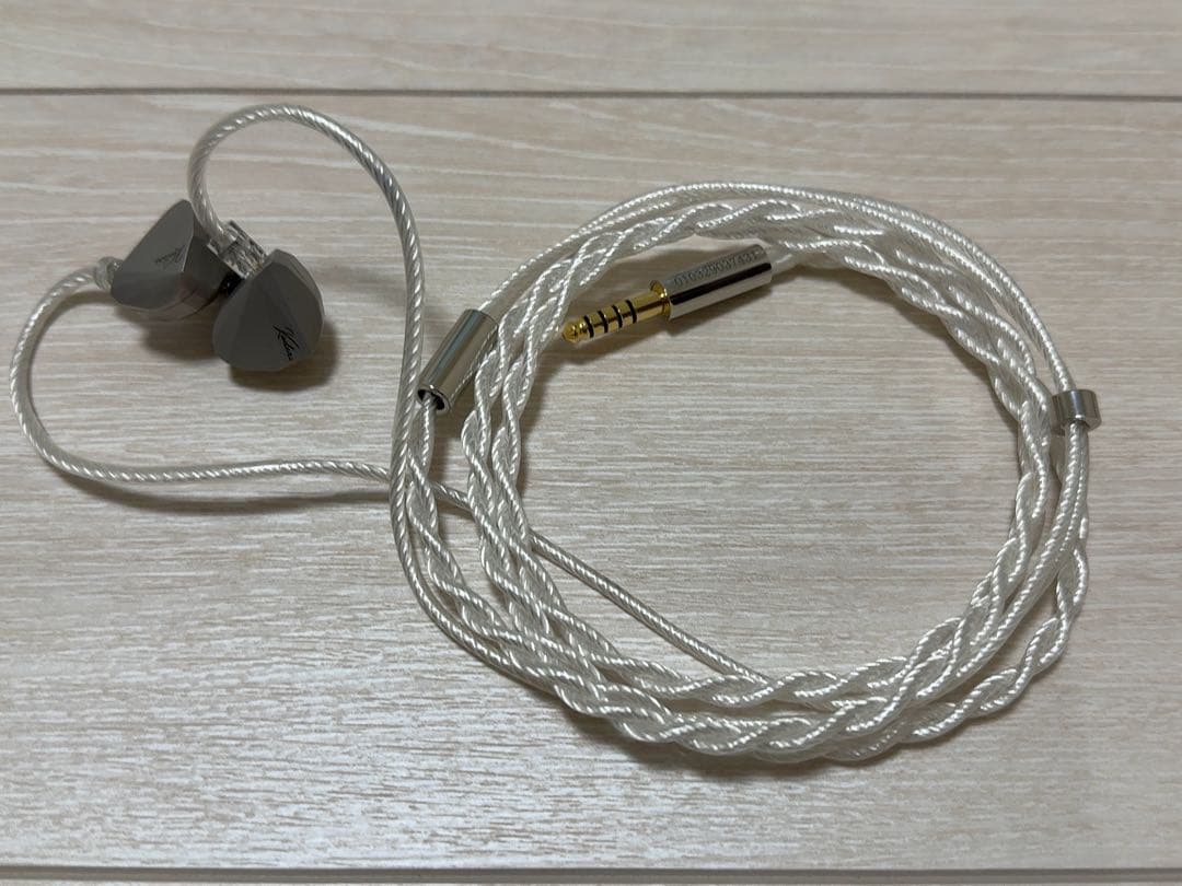 水月雨　MOONDROP Kadenz