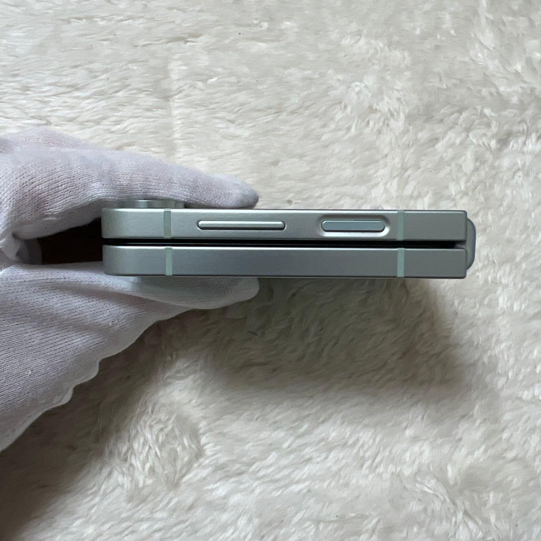 Galaxy Z Flip6 256GB ミント 美品 i42