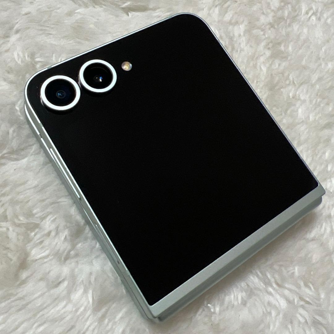 Galaxy Z Flip6 256GB ミント 美品 i42