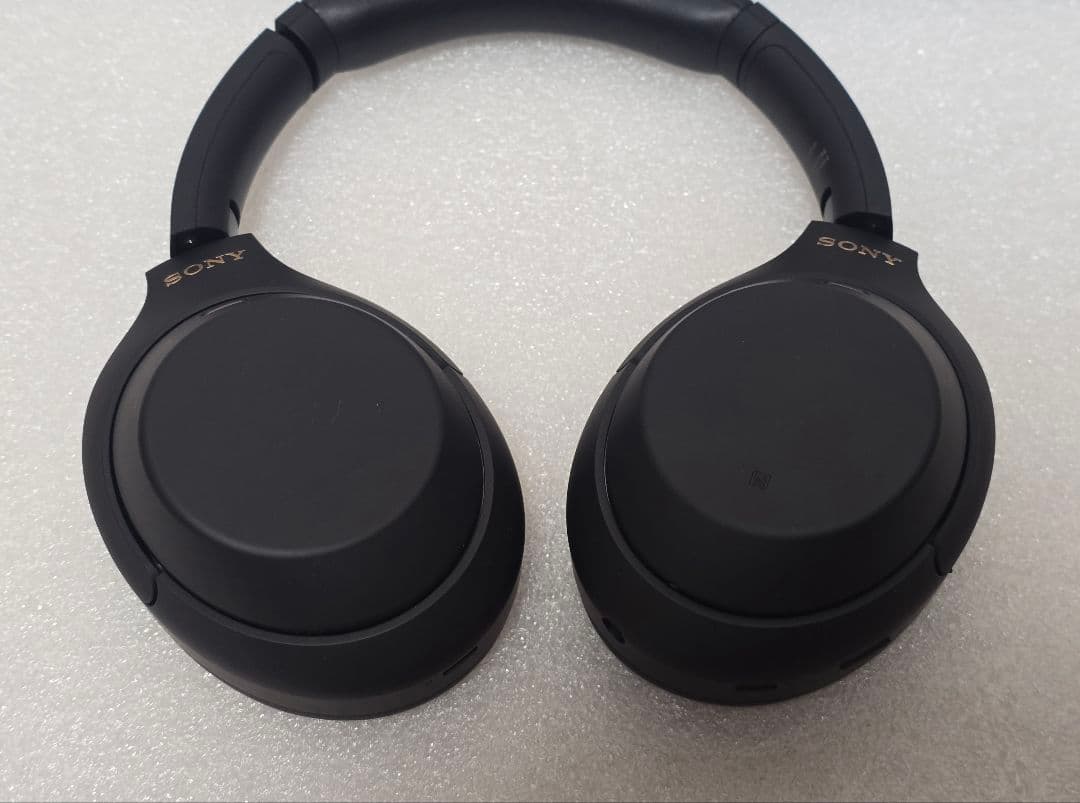 ワイヤレスヘッドホン WH-1000XM4