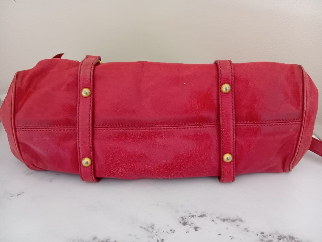 miu miu 赤 レザーハンドバッグ
