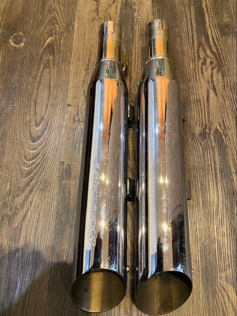 Screamin' Eagle II デュアルマフラー