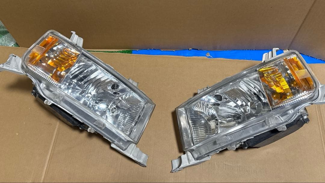 トヨタ BB 純正ヘッドライト 左右セット HID