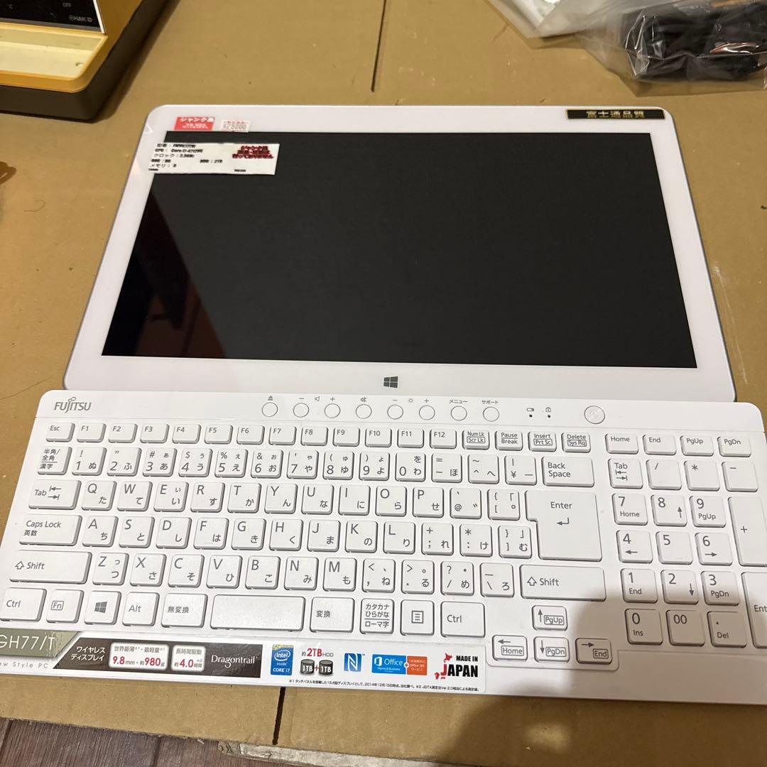 富士通 一体型デスクトップ FMVG77TWJ タッチパネル液晶 Win10