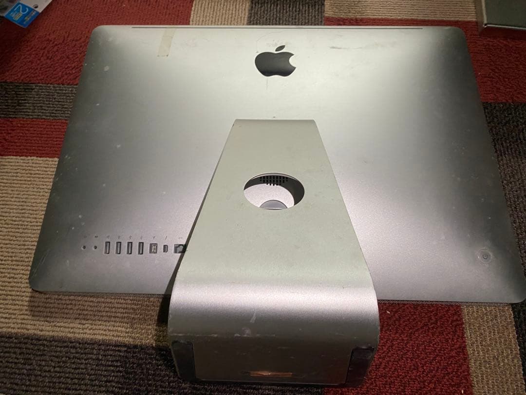 ④ iMac 21.5インチ　Mid 2011 ジャンク品