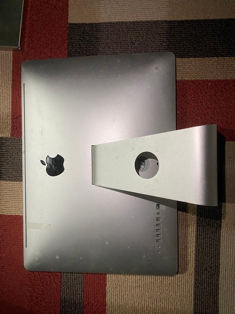 ④ iMac 21.5インチ　Mid 2011 ジャンク品