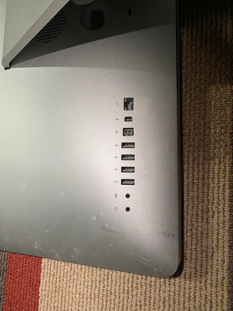 ④ iMac 21.5インチ　Mid 2011 ジャンク品