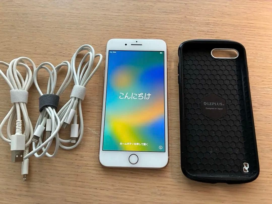 iPhone8プラス(ケース、ケーブル付)