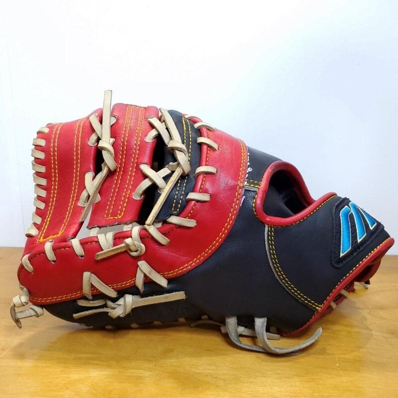 ミズノ 小笠原道大モデル 限定カラー 左投げ用 ファーストミット 軟式グローブ