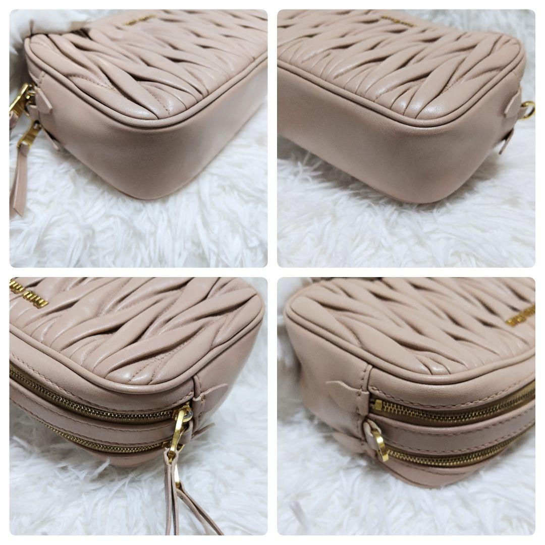 レア美品✨ミュウミュウ◇ショルダーカメラバッグ　マテラッセくすみピンクベージュ