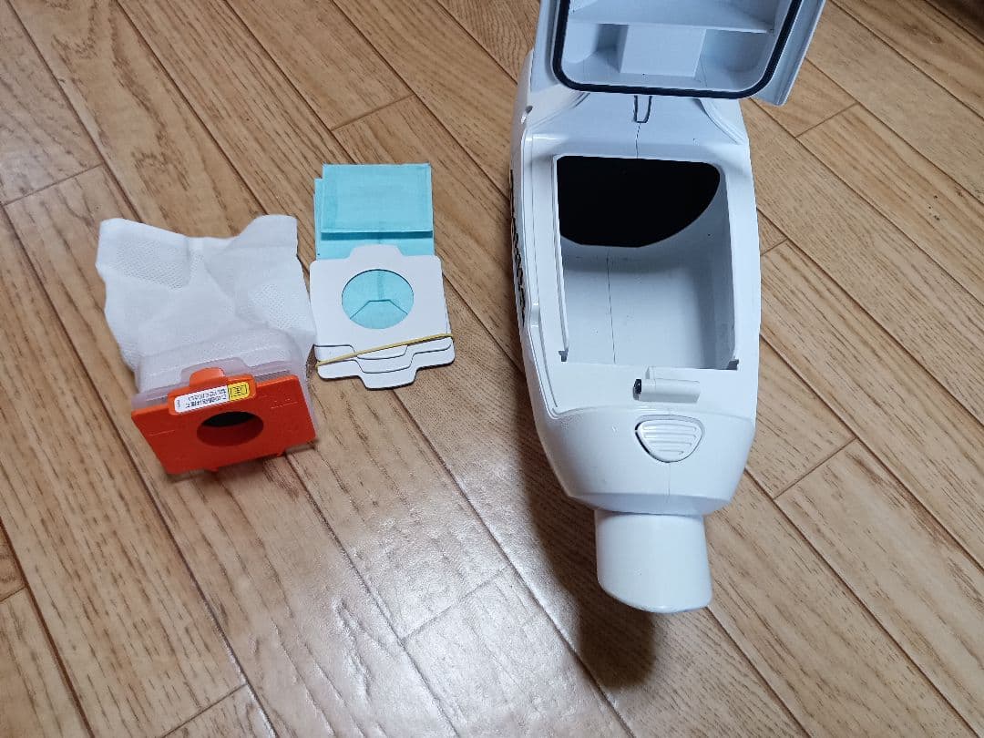 マキタ充電クリーナーCL107FD バッテリー、充電器付