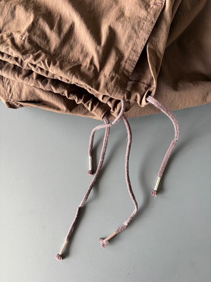 shishikuiパラシュートパンツ　百々千晴　シシクイ