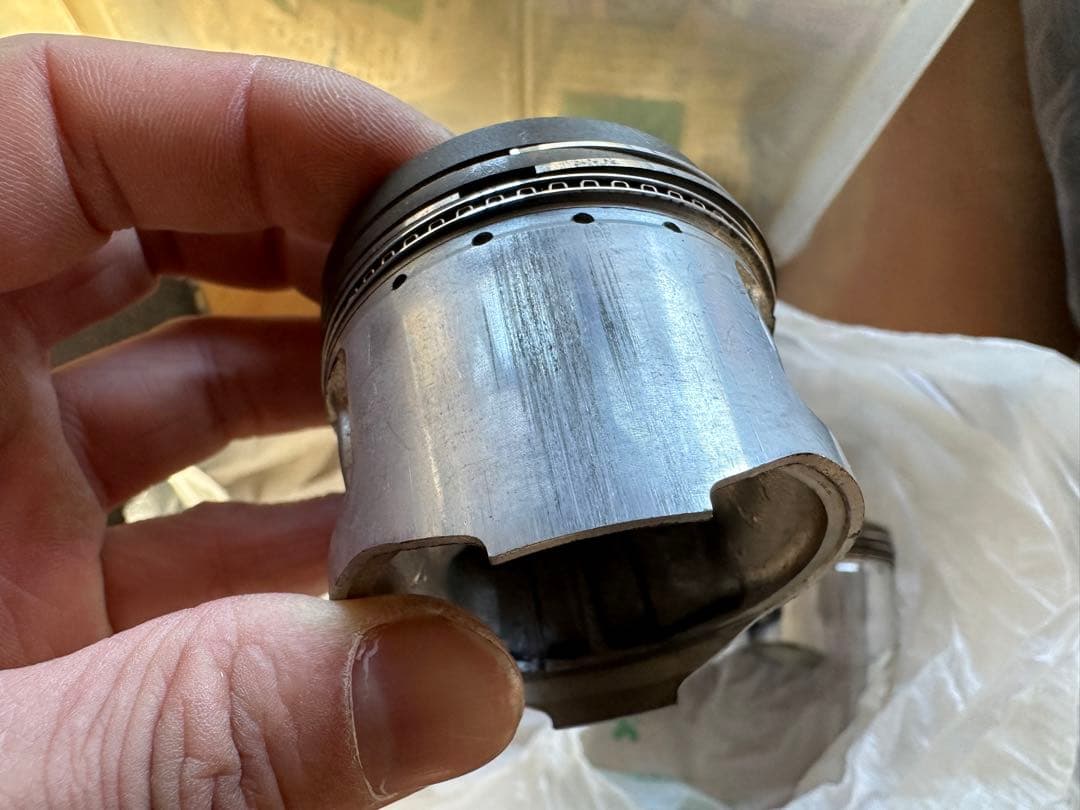 ゼファー 400 エンジンブロック　シリンダー　ピストン　純正