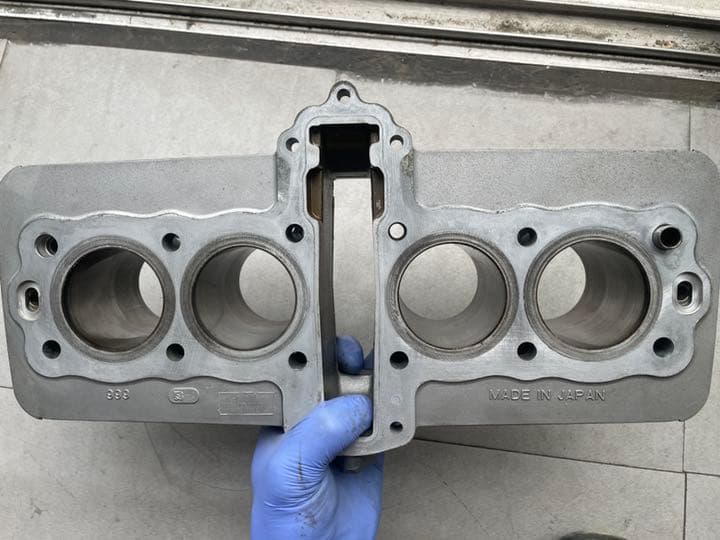 ゼファー 400 エンジンブロック　シリンダー　ピストン　純正