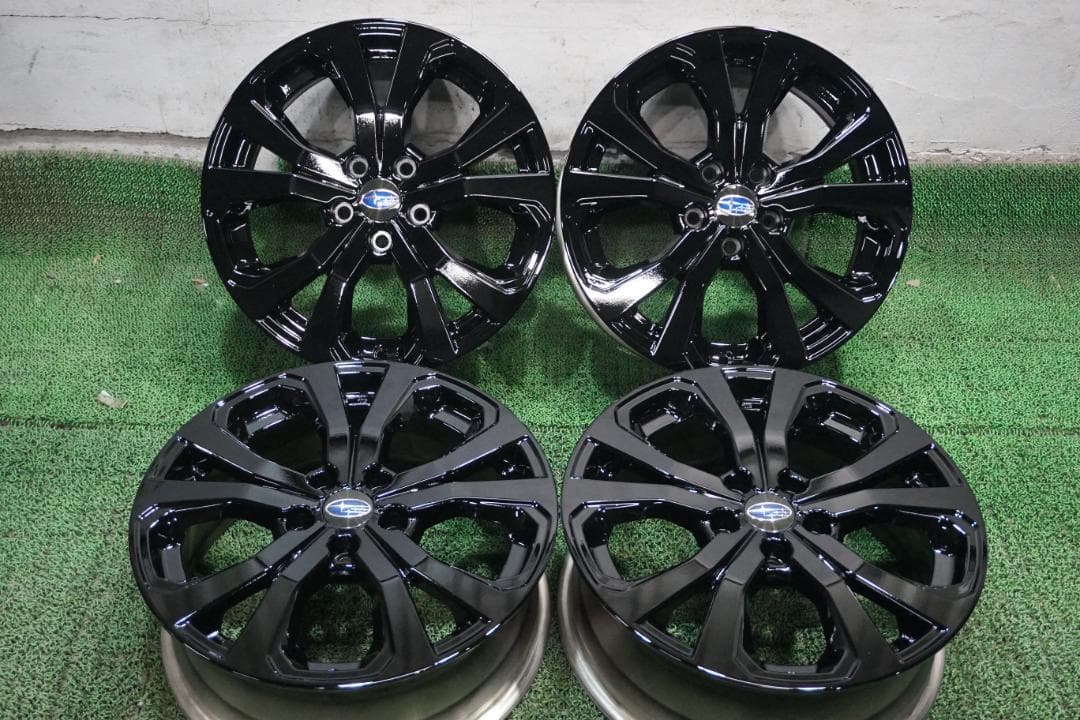 スバル純正　カスタムブラックエディション　フォレスター　レヴォーグ