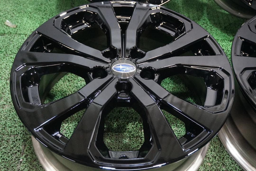 スバル純正　カスタムブラックエディション　フォレスター　レヴォーグ