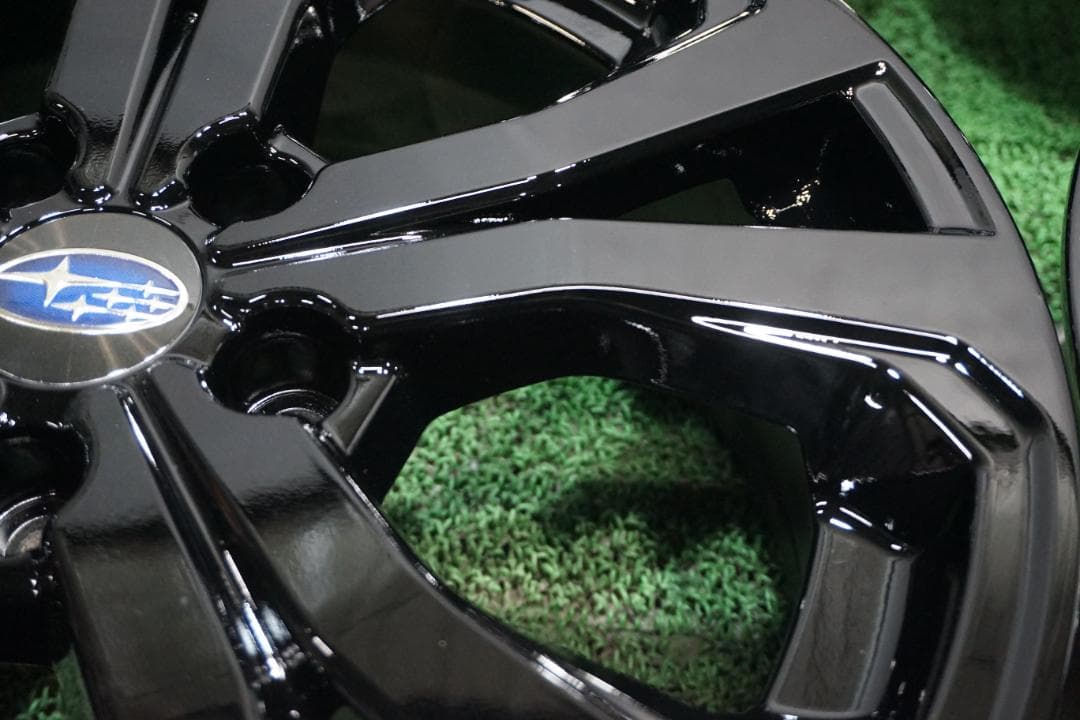 スバル純正　カスタムブラックエディション　フォレスター　レヴォーグ