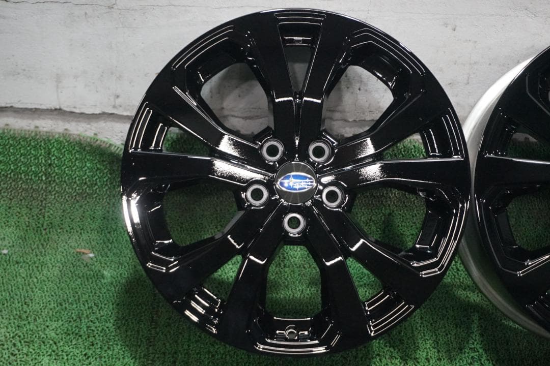 スバル純正　カスタムブラックエディション　フォレスター　レヴォーグ