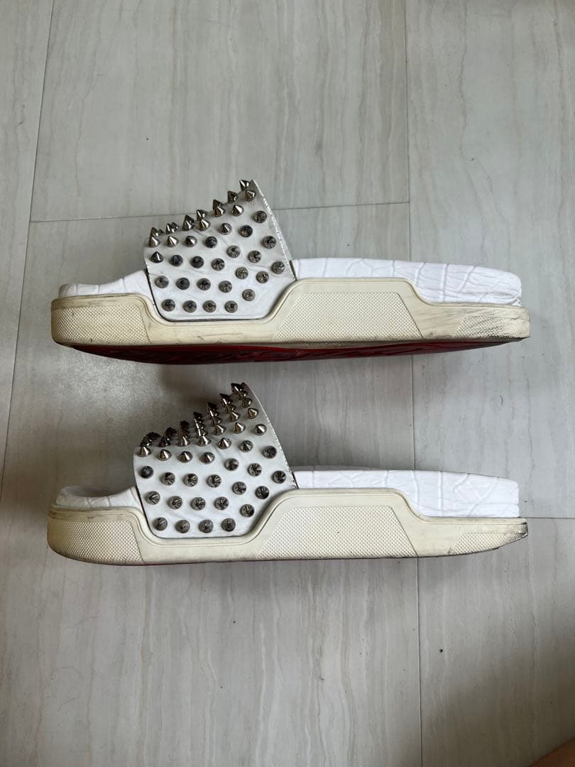 ルブタン　ホワイトスライドサンダル　白　サンダル