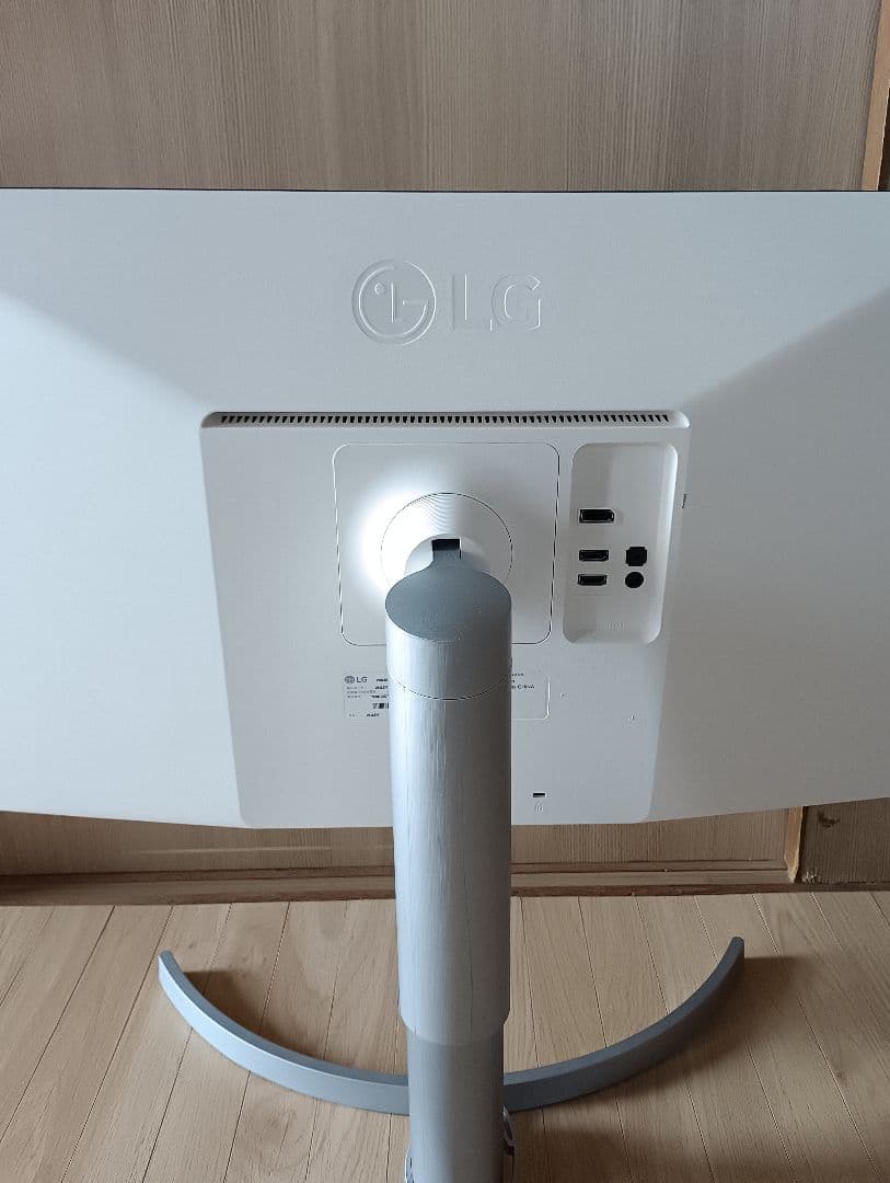 LG 27UL550-W 27インチモニター