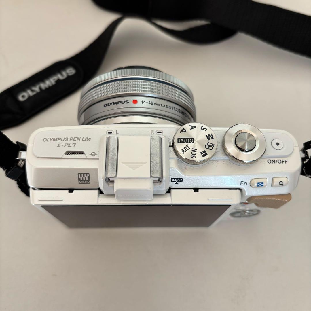 OLYMPUS PEN Lite E-PL7 本体のみ（レンズ有り）