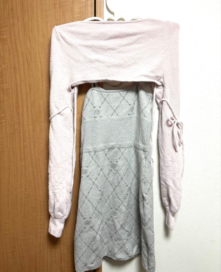 Honey Mewモノグラムシャギーアンサンブルニットワンピ ミシェルマカロン