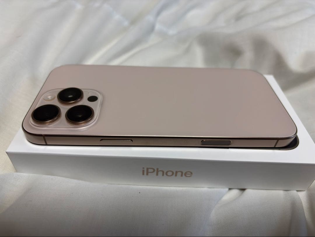 iOS18.7 iPhone 16 Pro Max 256 デザートチタニウム