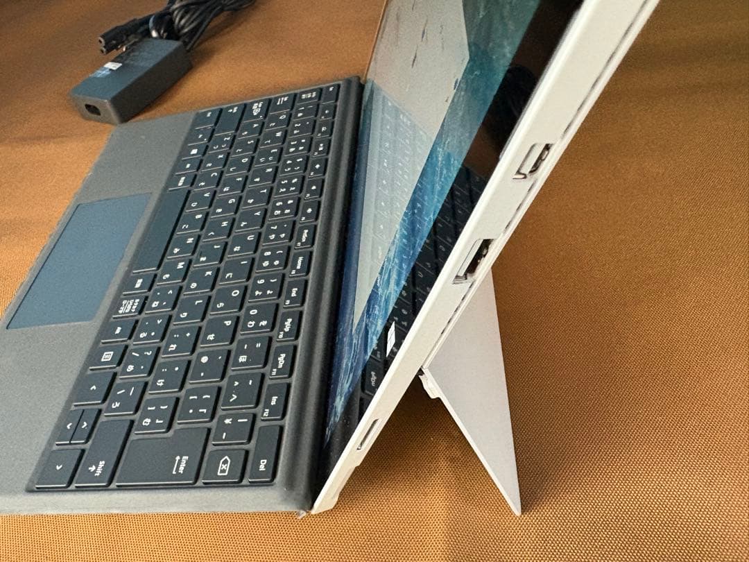 Surface Pro 3 core i5 メモリ8GB SSD256GB