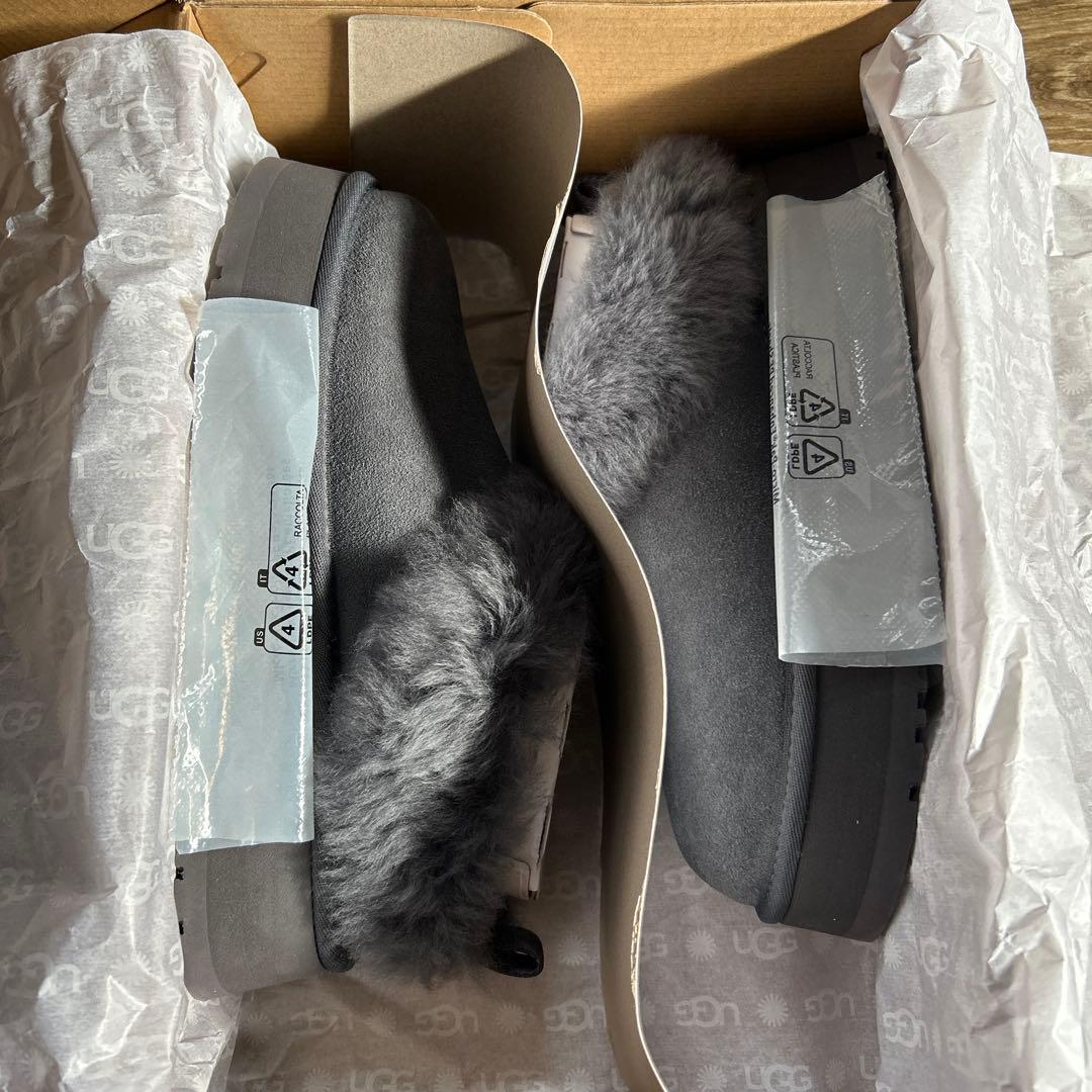 【新品・未使用】UGG Tazzelle タゼル　サイズ7 ダークグレー