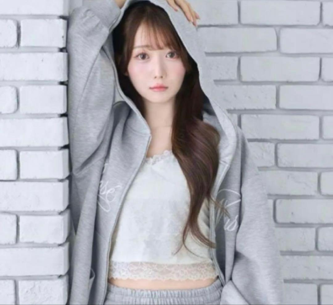 ロゼミューズ　Logo 3d embroidery hoodie パーカー