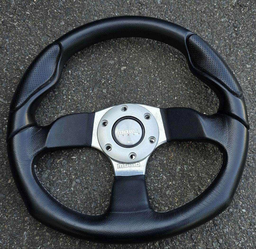 momo COMMANDO 2R ステアリング 320mm