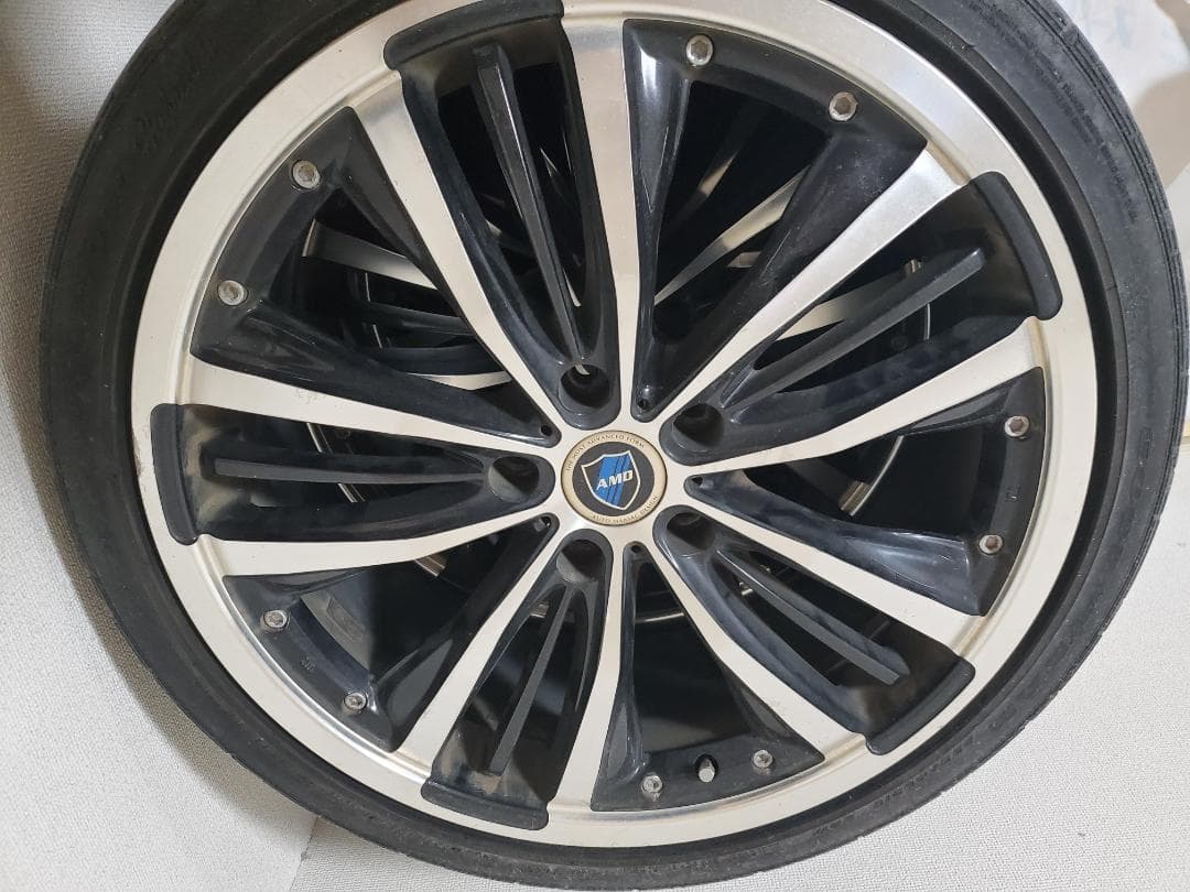 クラウンに着けてたタイヤホイールzinzin