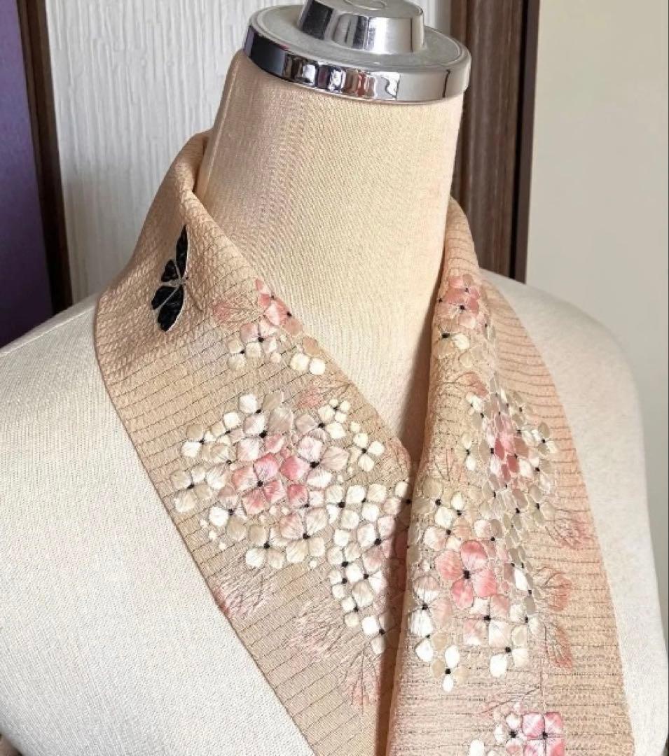 アンティーク夏の半衿 日本刺繍 紫陽花に舞う黒アゲハが素敵な絽縮緬の半衿