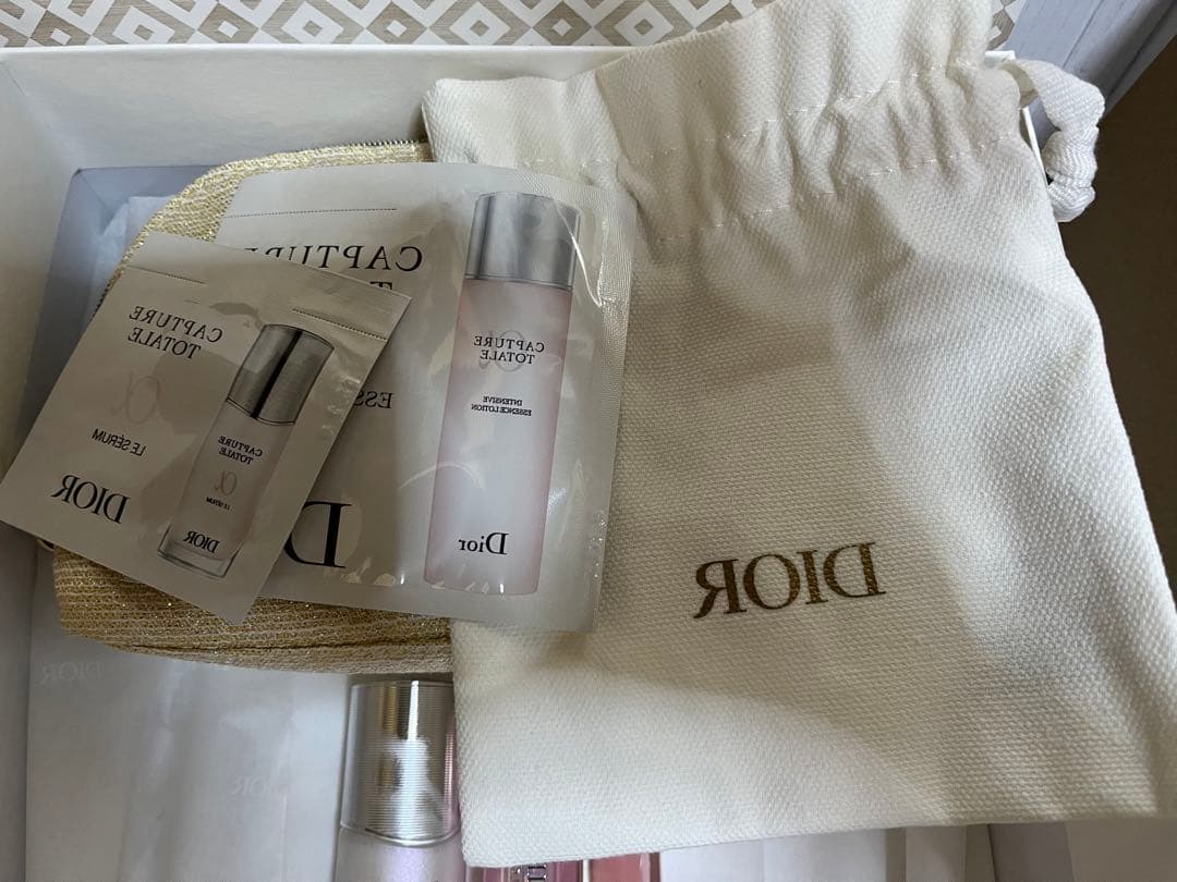 CHRISTIAN DIOR ホリデー オファー2024