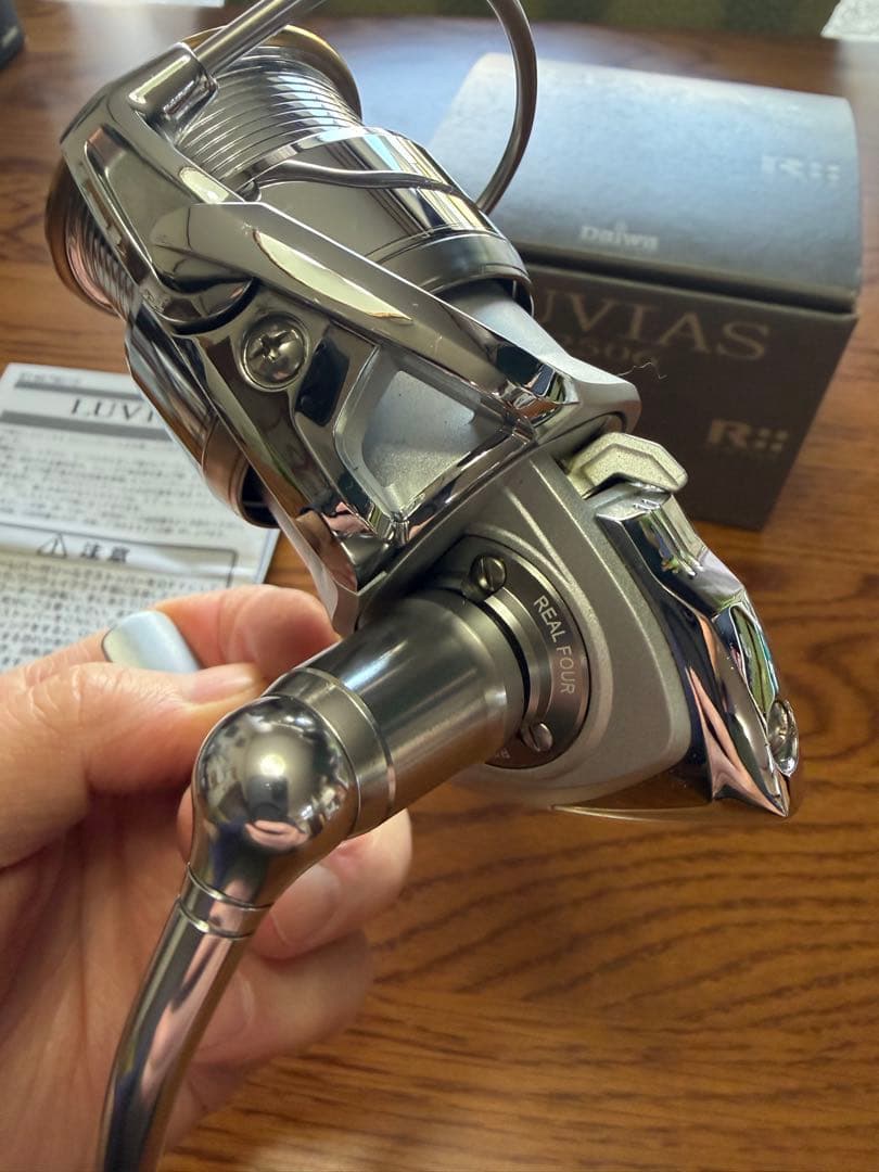 Daiwa Luvias 2506 スピニングリール