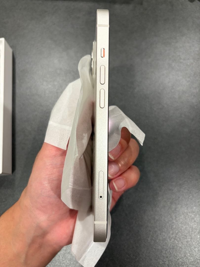 iPhone13 ホワイト　256GB