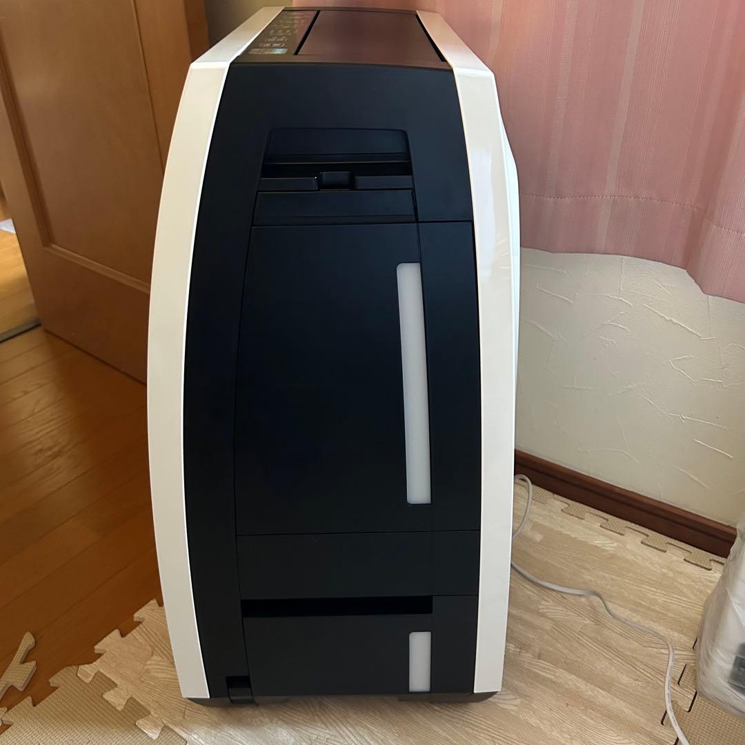 シャープ 空気清浄機　除湿機　加湿器　KC-HD70-W 本日限定値下げ価格