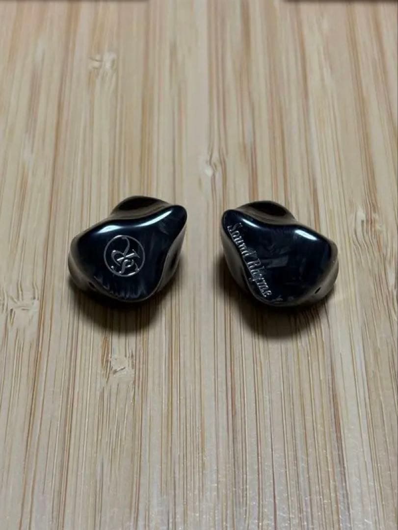 Sound Rhyme SR5 ほぼ未使用　ケーブル、イヤーピース未使用