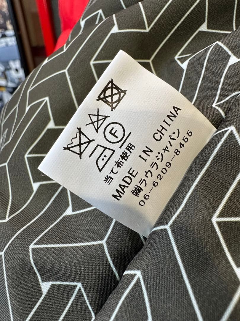 新品未使用 ラウラフェリーチェ ダウンベスト 赤 XL