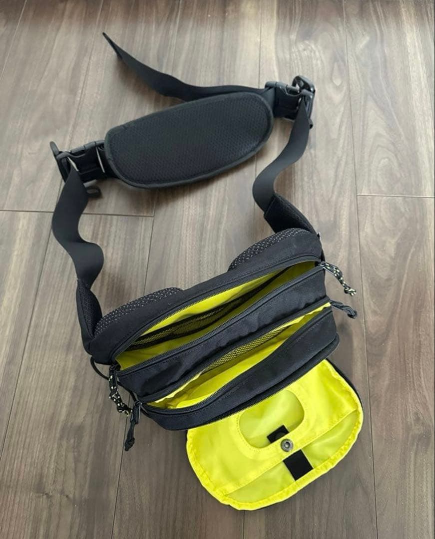 小*梅様 Hugoo ハグー ヒップシート ショルダーバッグ 抱っこ紐　ブラック