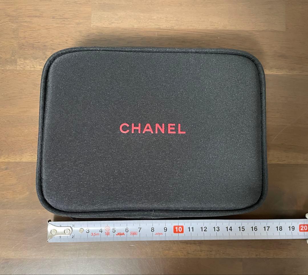 CHANEL クリスマスコフレ　【美品】ポーチ&ブラシセット