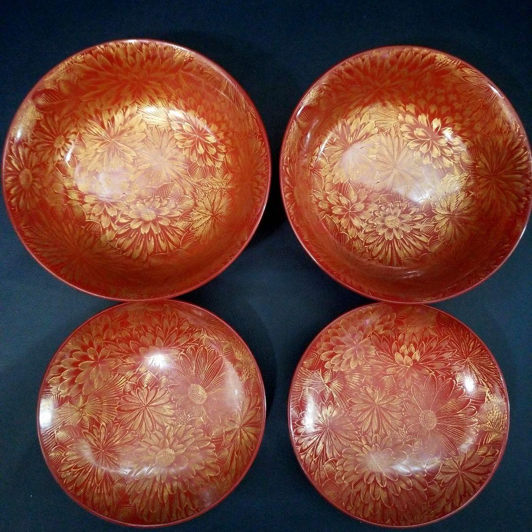 イチゴ　漆塗 内総沈金 菊花紋吸物椀2客、朱漆塗 牡丹沈金 吸物椀 2客