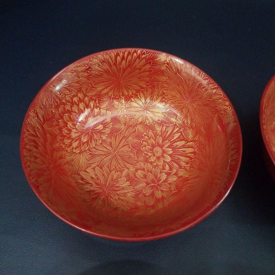 イチゴ　漆塗 内総沈金 菊花紋吸物椀2客、朱漆塗 牡丹沈金 吸物椀 2客