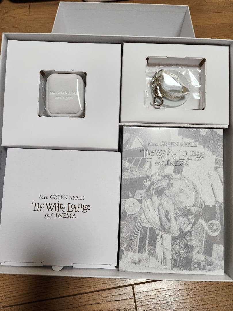 Mrs. GREEN APPLE The White Lounge。。。